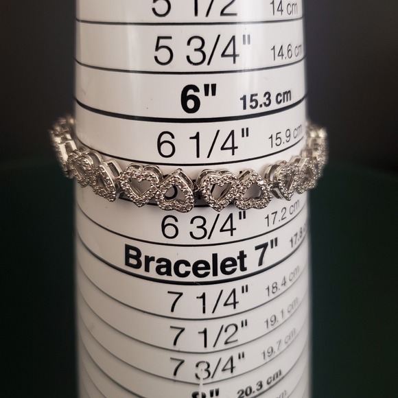 Crystal Hearts Tennis Bracelet Silver Tone Safety Chain Unsigned 6 to 8 Inches - Picture 7 of 8